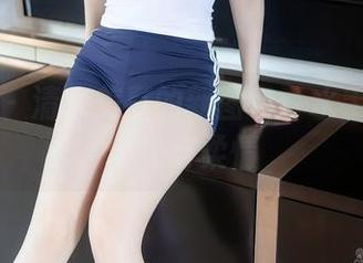 秀人网 – 清水美嘉的新图包：水手服中的任性与柔情