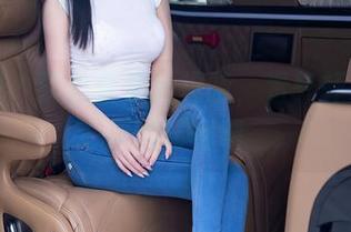 秀人网 – 蕾丝合集大揭晓，看轩轩王子的嗨翻时刻吧