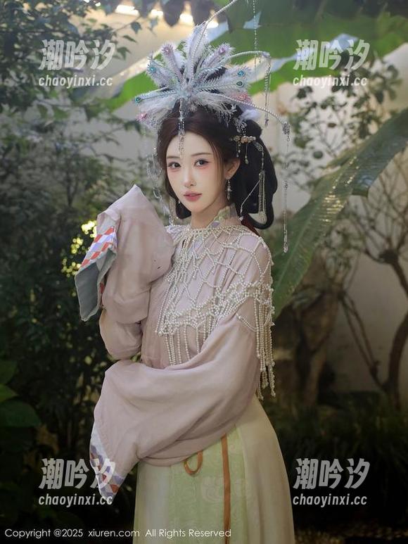 秀人网-陆萱雅 秀人网 - 陆萱雅的新一辑兔女郎写真集,让人一看就想尖叫