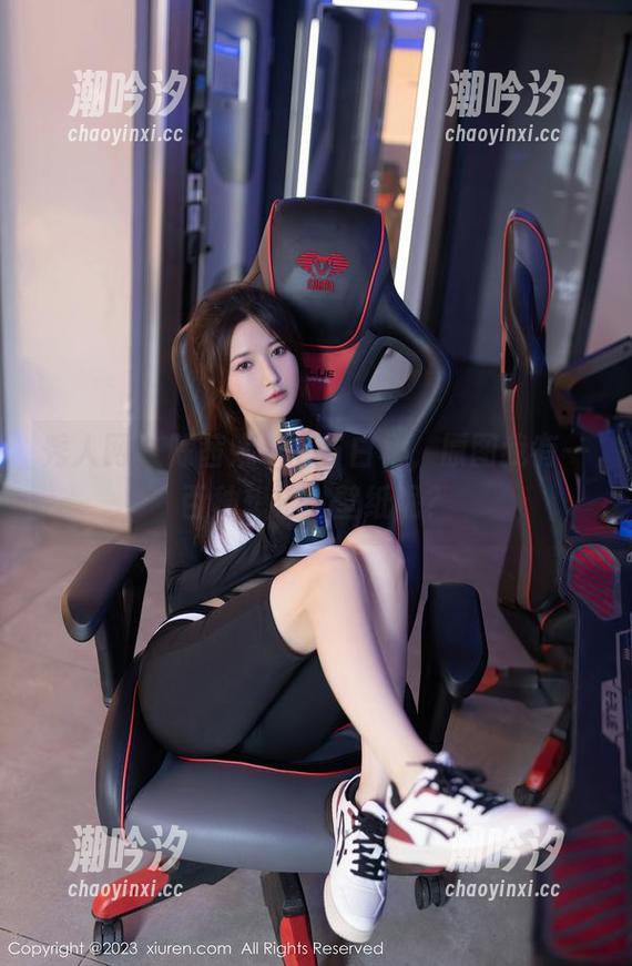 秀人网 - 陈茜妮zoe与白裙，原图我有一百种想法，壁纸呢？