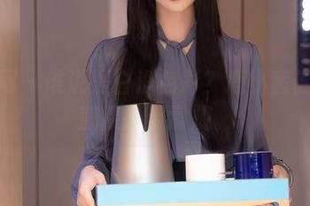 秀人网 – 谁说黑白没色彩？鹿小茜的更新直接打破常规。
