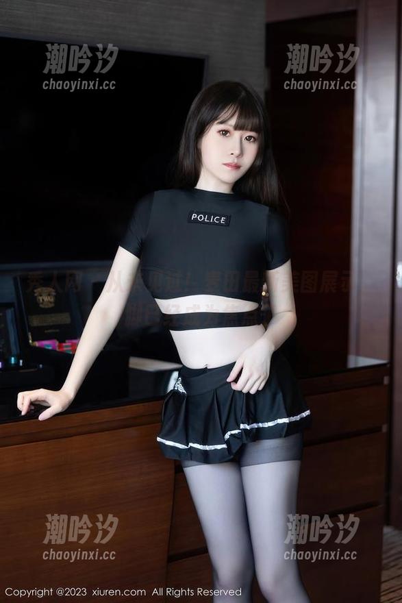 秀人网 - 从未见过！麦田最新美图展示，脚已经成为焦点了