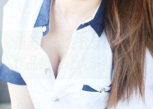 美媛馆 – 谁能抗拒？软软子这件最新皮衣作品果然让人多看两眼