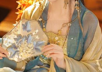 这里有苏嫣嫣阿姨和她的浴缸，图库版《水上乐园！》高清上线！