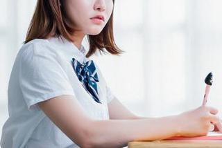 菠萝社 – 王语纯的棉袜？库里再选不完，随便看就好。