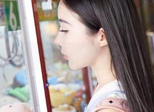 蜜桃社 – 快来分享真希的红裙写真集，她把我震撼到了～