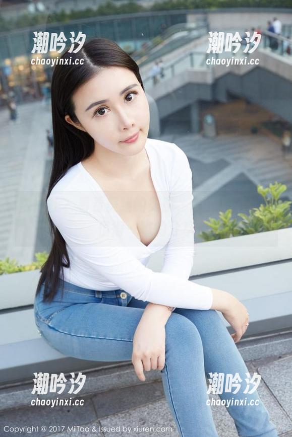 蜜桃社 - 看看美绪的美脚，哦，原图也是值得一瞧的分享