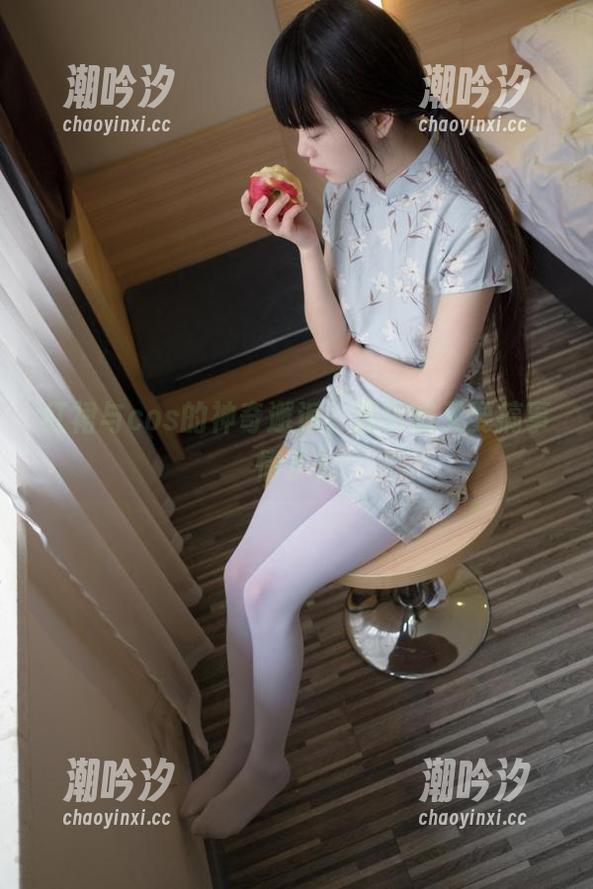 红裙与cos的神奇邂逅，西尔酱又要搞事情了？