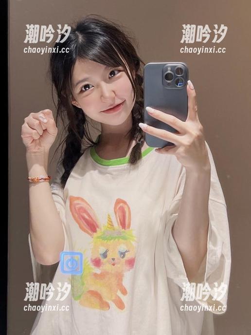微密圈 - 私房写真中，陈妮妮UNI的白色无邪像猫咪一样慵懒