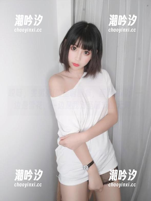 雯粥粥i 哎呀,雯粥粥i的圣诞图集,画风两极:一边是雪花,一边是我对圣诞节的无知。