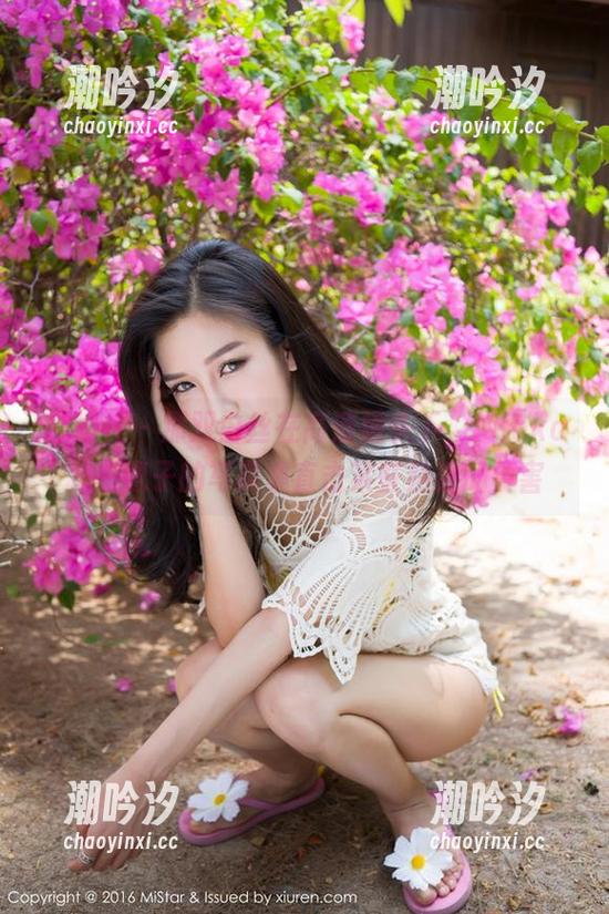 魅妍社 - 那双白丝在高清镜头下，Mieko林美惠子的写真集直击某些熟悉的要害
