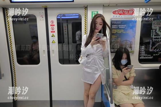 魔镜街拍-曼曼 魔镜街拍 - 曼曼的私房美图,秘密武器全都曝光!(其实根本没什么秘密)
